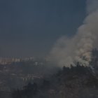Incendio forestal en el ingreso a Guápulo, en Quito.