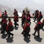 Indígenas pertenecientes a los "Ponchos Rojos" participan en una protesta este miércoles en La Paz (Bolivia).
