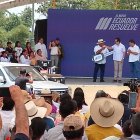 Acto. El presidente hizo la entrega oficial de las unidades.