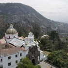 Afectación. Las laderas que rodean este barrio fueron consumidas por las  llamas. Desde el mirador de Guápulo se podía visualizar las áreas afectadas.