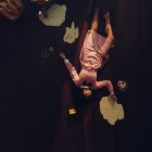 El filme aborda el misterioso asesinato de varias mujeres en un pequeño pueblo.