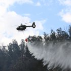 tras cuatro días de incendios en Quito, los Bomberos lograron controlar las llamas