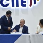 Luisa González y Diego Borja de la Revolución Ciudadana inscribieron sus candidaturas a la Presidencia este sábado 28 de septiembre