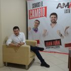 En Guayaquil. Víctor Bravo permanece en la sede de Amigo, donde se reúnen con militantes y llevan a cabo labores administrativas.