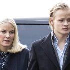 Marius Borg Høiby con su madre.