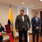 Los delegados del Ejecutivo eran Fernando Yávar (centro) y Pablo Defina Bucaram