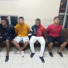 La Policía encontró a cuatro ciudadanos cobrando por entrar a una urbanización.