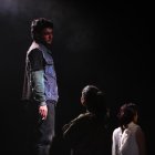 Actores de la obra "Las cosas que perdimos en el fuego" ensayan el 20 de septiembre de 2024, en Montevideo.