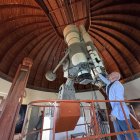 El ingeniero Claudio Costa en el interior del observatorio astronómico que los papas poseen desde hace casi un siglo en su residencia estival de Castel Gandolfo, a las afueras de Roma.