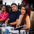 Tatiana Coronel, a la derecha, fue una de las tres concejales posesionadas.