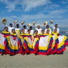 La apuesta de una feria gastronómica la acompañan de música y danza folclórica.