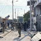 El grupo armado habría llegado por mar y tierra.