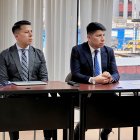 Diego Chimbo (d), abogado de Pablo Muentes, presentó una solicitud de aclaración de sentencia del habeas corpus correctivo que la Corte negó al exasambleísta.