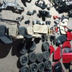 Imagen de un operativo realizado el 23 de julio de 2024 en donde se detuvo a dos personas implicadas en el robo y almacenamiento ilícito de vehículos y autopartes.