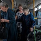 Civiles evacuados de Pokrovsk y otras ciudades de la zona de la región de Donetsk, en el este de Ucrania, en una imagen de septiembre de 2024.