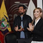 Topic junto a su compañera de fórmula Mishelle Calvache.