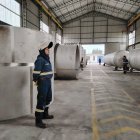 Las empresas han cambiado sus jornadas de trabajo para cumplir con las entregas a las grandes industrias.