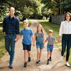 Príncipe William y Kate Middleton junto a sus hijos.