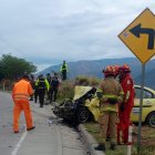 Un taxi y un camión colisionan en la vía de la parroquia, generando la intervención de bomberos y personal de salud.