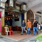 Los ciudadanos han optado por no comer en restaurantes por el miedo a intoxicarse.