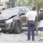 Agentes de tránsito acudieron al sitio para investigar lo ocurrido. Los vehículos luego fueron retirados en grúas.