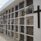 POSORJA EN CRISIS. CEMENTERIO MUNICIPAL DE POSORJA SIN BOVEDAS PERIODISTA: JUAN DANIEL PONCE . AG-EXTERNOS.