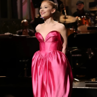 La cantante estadounidense Ariana Grande durante su presentación en SNL.