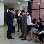 La concejal Ana Chóez y su defensa momentos previos a la audiencia.