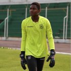 El arquero Miguel Peralta es hábil para atajar los remates de los rivales.