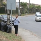 Precauciones. Los peatones transitan con miedo el vial 1, el camino que conecta La Joya con Villa Club. Los moradores empiezan a tomar mayores precauciones.