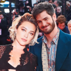 Andrew Garfield llevó a su compañero de reparto a la premiere de We Live in Time