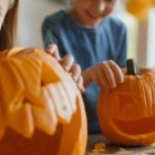 Calabazas. Son figuras que se arman en familia.