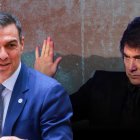 Pedro Sánchez, presidente del Gobierno español (i), y Javier Milei, primer mandatario argentino, han confirmado su asistencia a la Cumbre Iberoamericana en Cuenca, Ecuador.