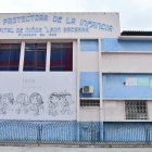 Fachada del hospital León Becerra, situado en el sur de Guayaquil.