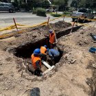 En la la avenida González Suárez se hicieron dos empalmes en la red de distribución.