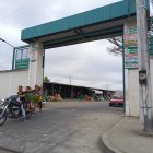 Situación. Este mercado ha sido escena de varios delitos en los exteriores de la misma. Los comerciantes han tenido que contratar guardianía.