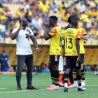 Segundo Castillo (i) resaltó el compromiso de sus jugadores para cerrar bien la etapa.