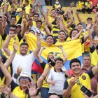 Hinchas en el Estadio Monumental de Guayaquil