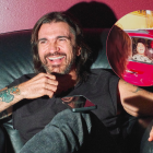 Juanes compartió en su Instagram un emotivo encuentro inesperado con una fan.