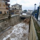 Fotografía del paso del agua en Letur, Albacete, este martes 29 de octubre.