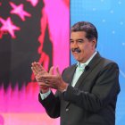 El presidente de Venezuela, Nicolás Maduro, en su programa de televisión semanal, "Con Maduro +", en Caracas (Venezuela).