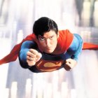 Christopher Reeve como Superman.