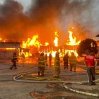 El incendio en la bodega de pálets en Machala se registró cerca de las 18:00 de este miércoles 30 de octubre.