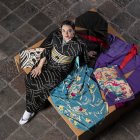 La diseñadora cuenta con 115 kimonos en su extensa colección.
