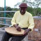 Mario Prudencio Quiñónez, de 88 años, lleva más de la mitad de su vida dedicado a este oficio.