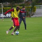 Michael Carcelén (i) es el líder de Aucas que se ha recuperado en las últimas fechas de la segunda etapa de la LigaPro.