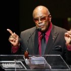 También convirtió a la comunicadora Oprah Winfrey en actriz.