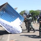 Seguidores del expresidente boliviano, Evo Morales, bloquearon una carretera.
