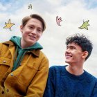 Kit Connor y Joe Locke  en la serie de drama adolescente Heartstopper.