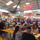 Espacio. En el patio de comidas del mercado se puede encontrar variada gastronomía tradicional.